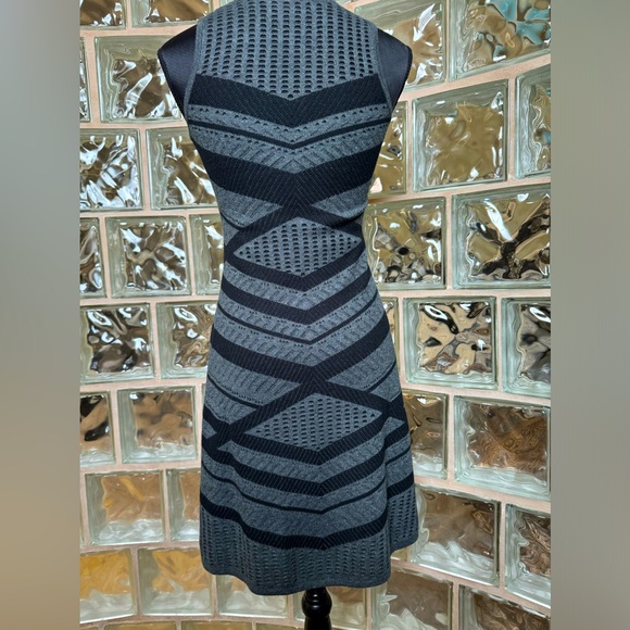 MOSSIMO Sleeveless Sweater Dress with Geometric Pattern. Women’s Size XS. - Picture 6 of 7